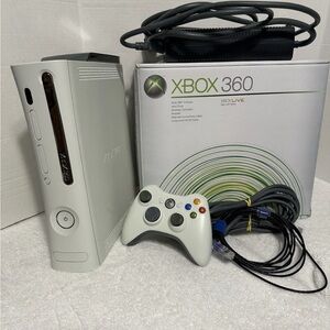 Xbox 360 Console Bundle with 6 games - White